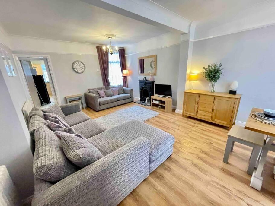 Portsmouth Urban Haven Apartment Bagian luar foto