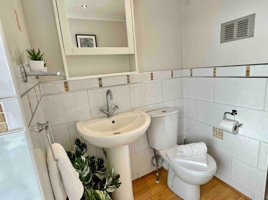 Portsmouth Urban Haven Apartment Bagian luar foto