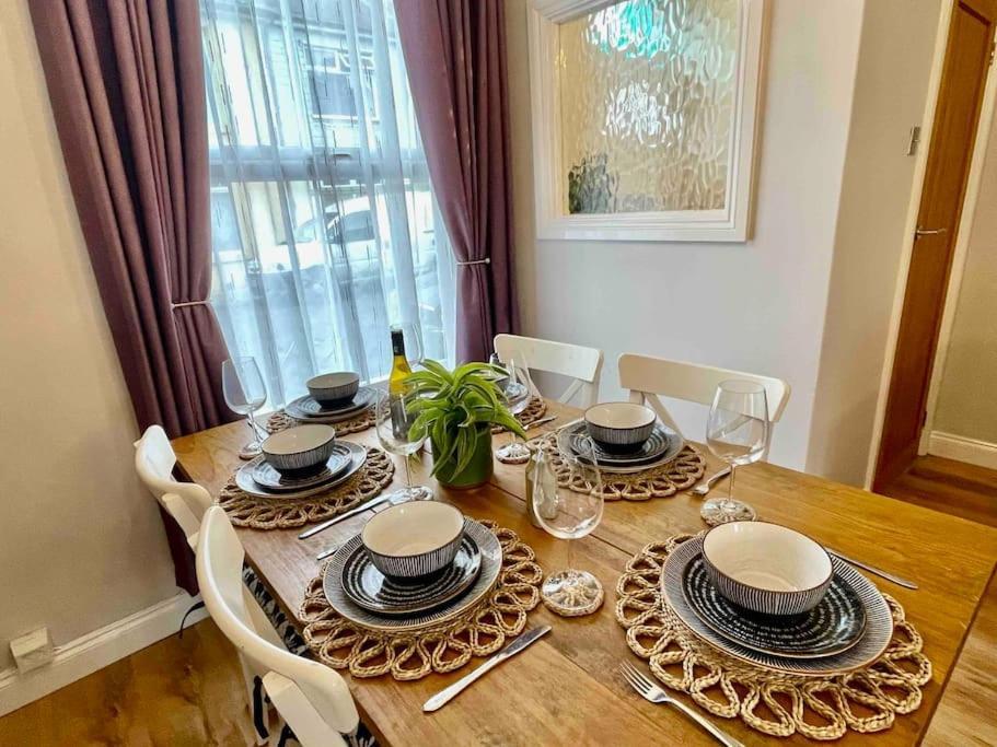 Portsmouth Urban Haven Apartment Bagian luar foto