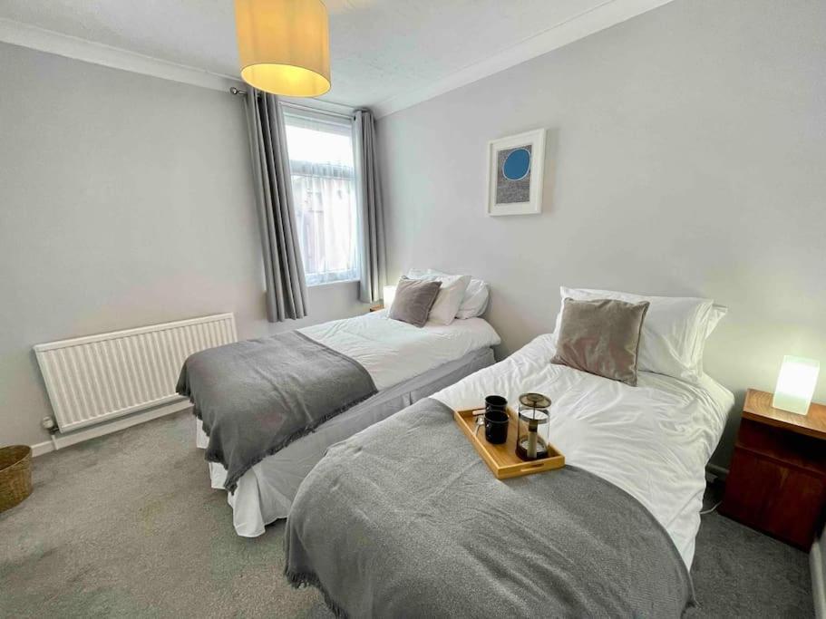 Portsmouth Urban Haven Apartment Bagian luar foto