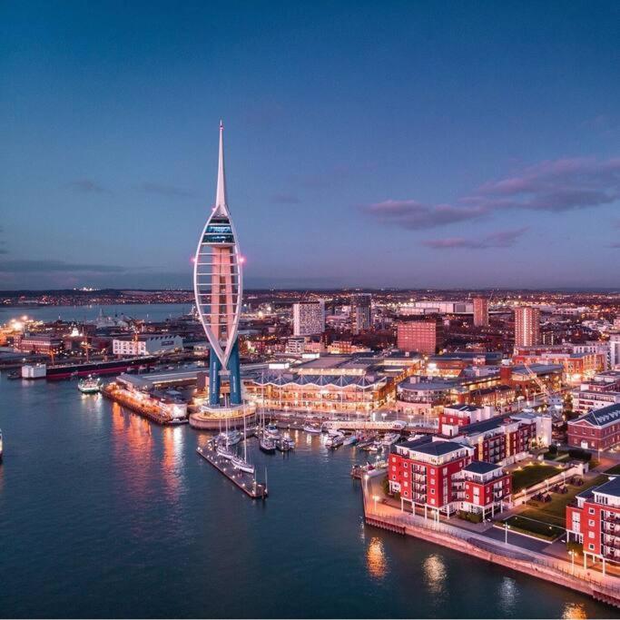 Portsmouth Urban Haven Apartment Bagian luar foto