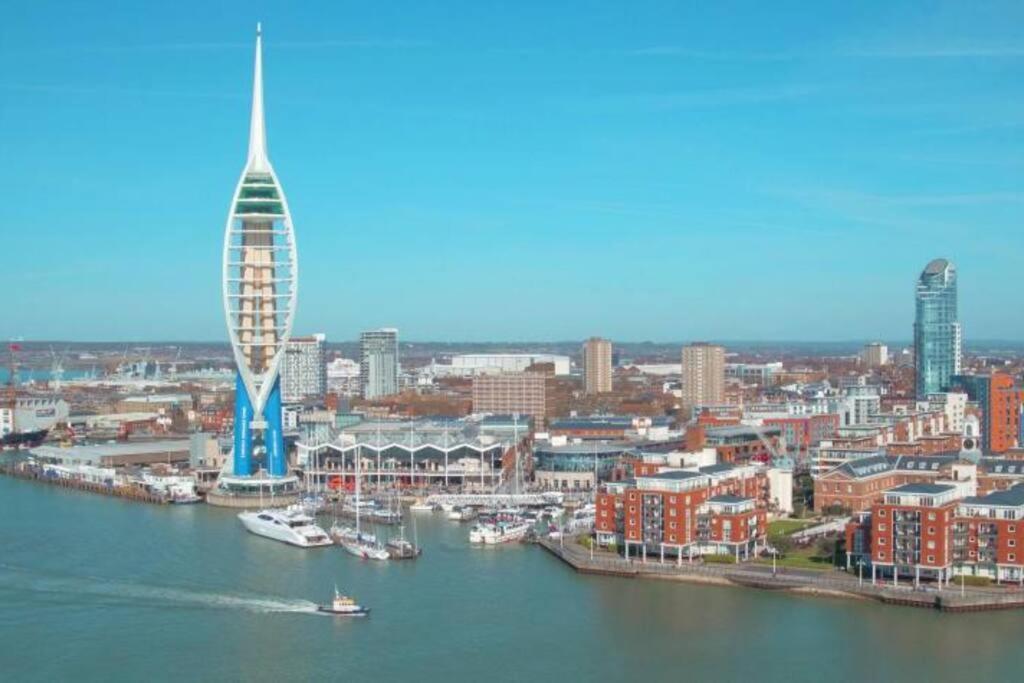 Portsmouth Urban Haven Apartment Bagian luar foto