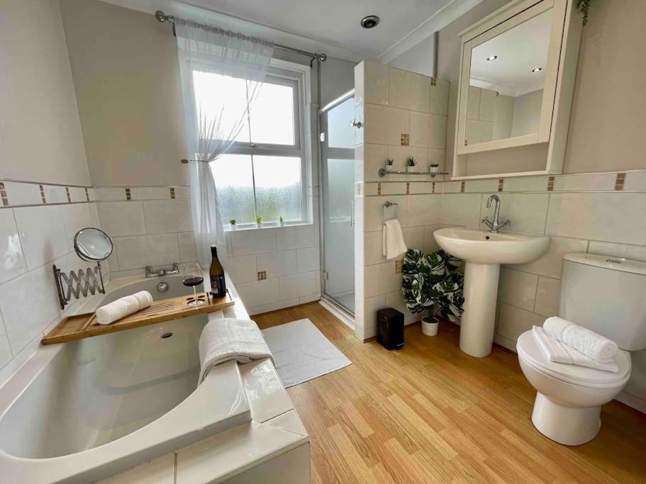 Portsmouth Urban Haven Apartment Bagian luar foto