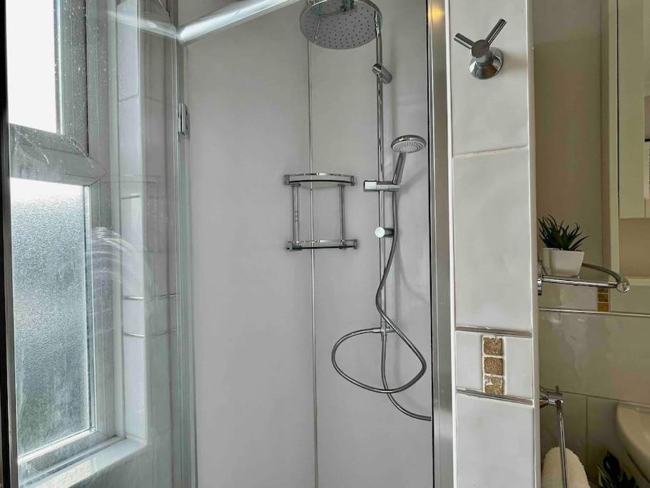 Portsmouth Urban Haven Apartment Bagian luar foto