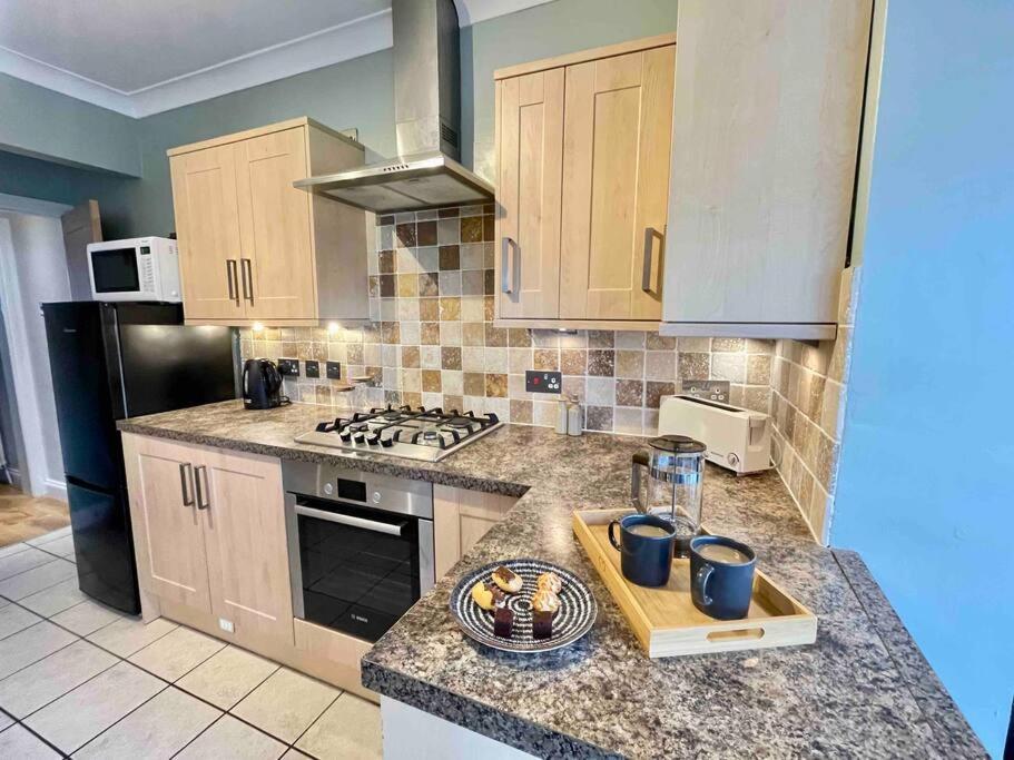 Portsmouth Urban Haven Apartment Bagian luar foto