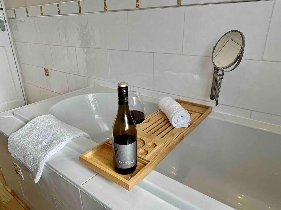 Portsmouth Urban Haven Apartment Bagian luar foto