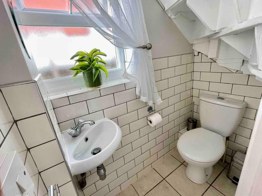 Portsmouth Urban Haven Apartment Bagian luar foto