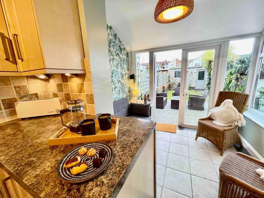 Portsmouth Urban Haven Apartment Bagian luar foto