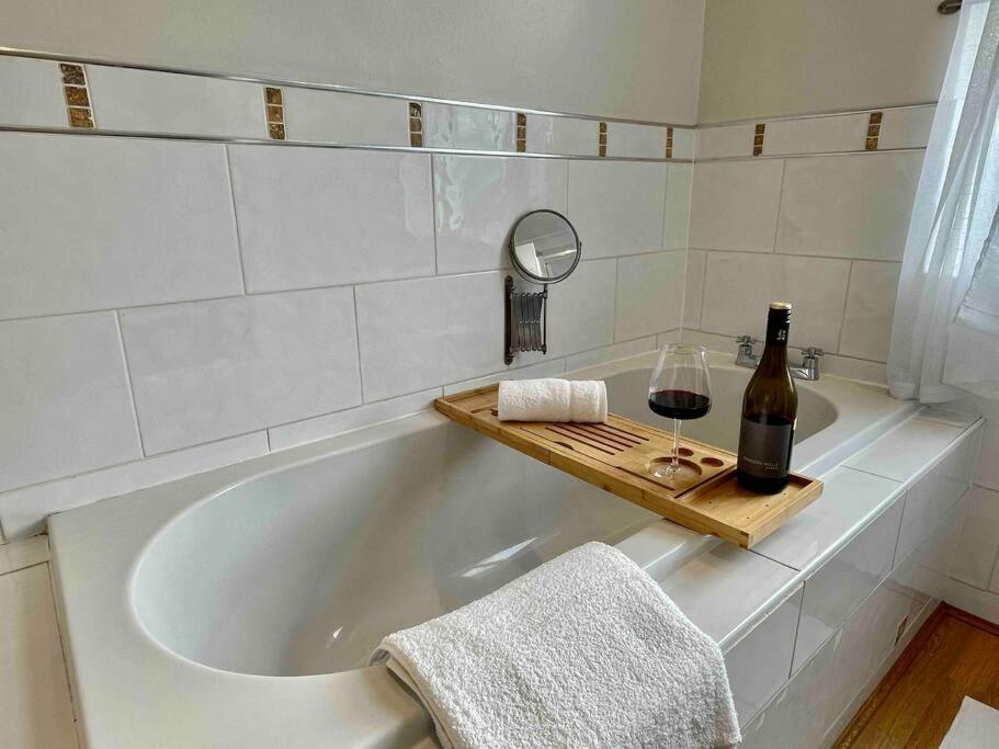 Portsmouth Urban Haven Apartment Bagian luar foto