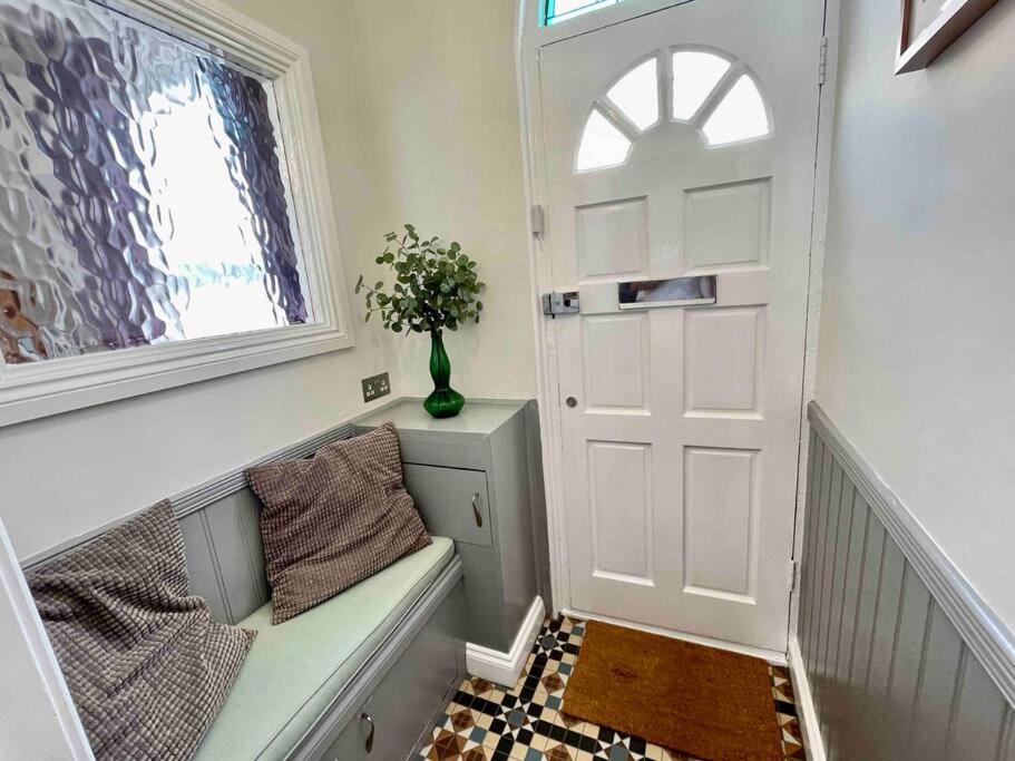 Portsmouth Urban Haven Apartment Bagian luar foto